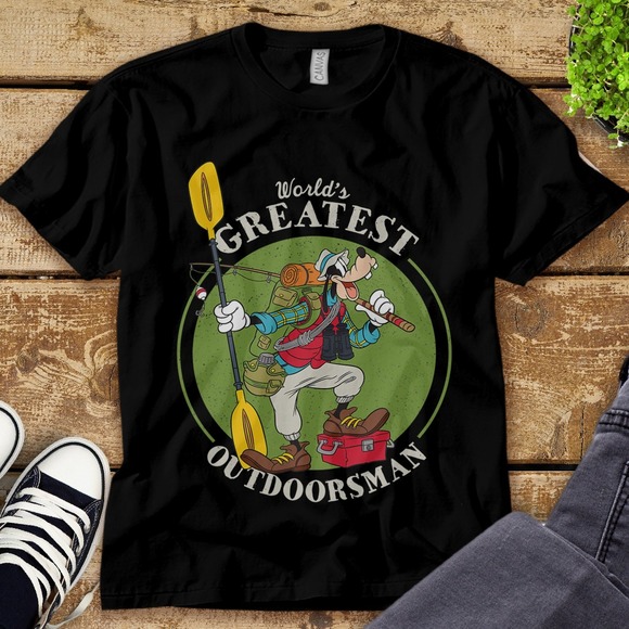 Disney Goofy Love Fishing World's Greatest Out Doorsman Unisex Adult T-shirt Kid - Picture 1 of 2